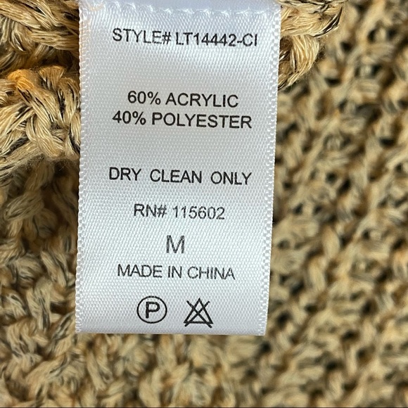 Lush Tan Short Sleeve Sweater Size Medium - Picture 7 of 7